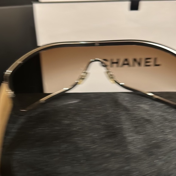 Chanel Quilted Tortoise Shell Sunglasses… Authentic.. Rare!….. EUC - Picture 5 of 9